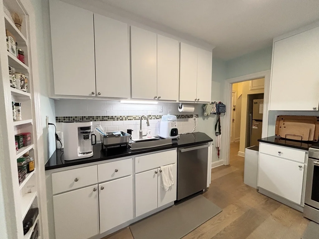 2 bed, 2 bath apartment for rent at 92 Marion St Unit 4, Coolidge Corner — photo 6 of 18