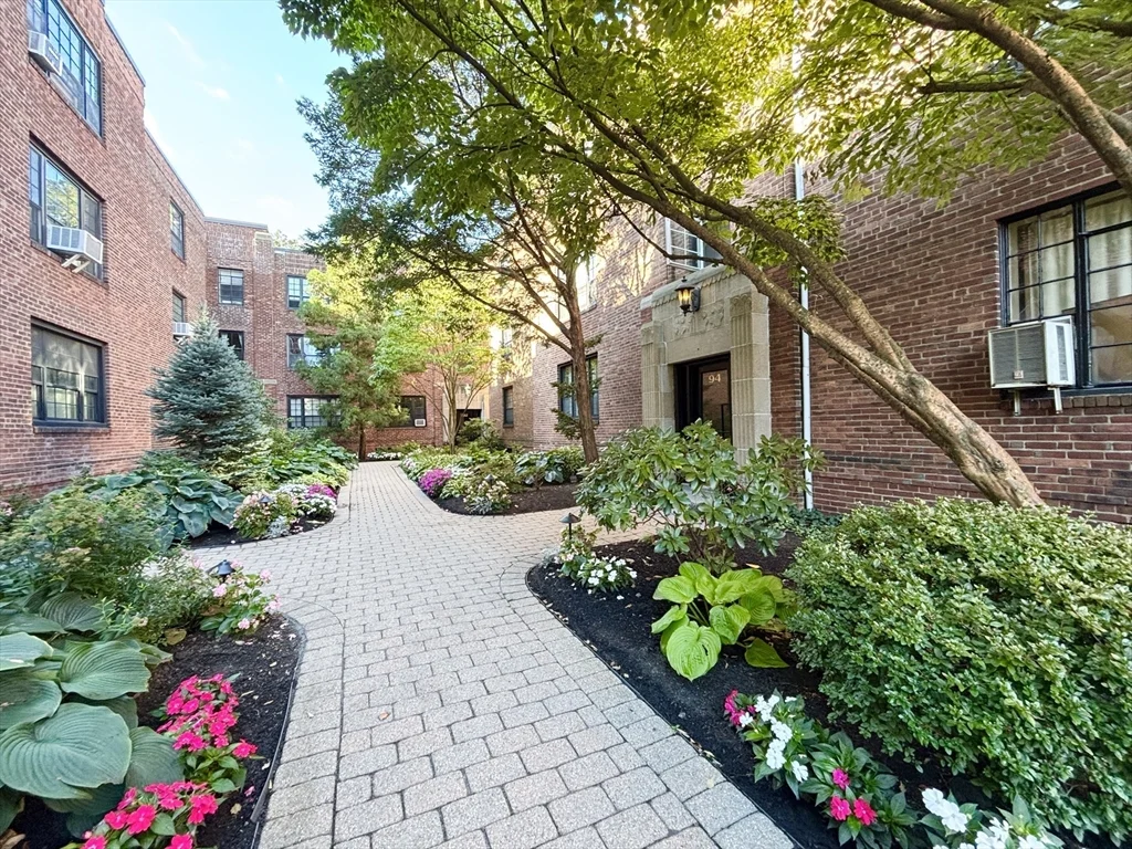 2 bed, 2 bath apartment for rent at 92 Marion St Unit 4, Coolidge Corner — photo 17 of 18