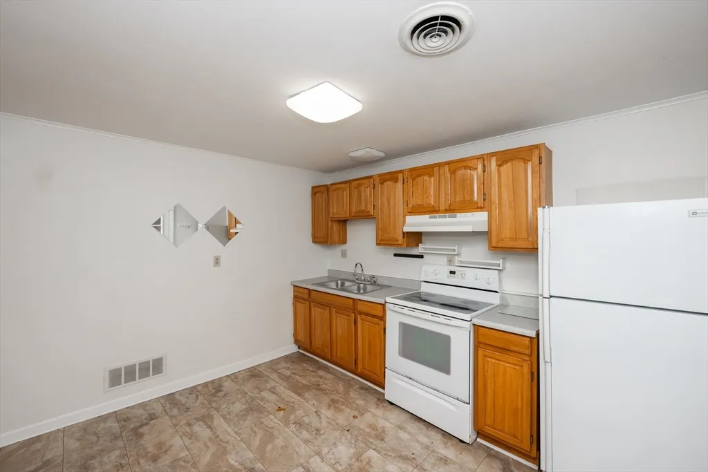 1 bed, 1 bath apartment for rent at 92 Milk St Unit 2, Westborough — photo 7 of 31