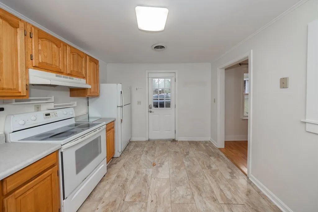 1 bed, 1 bath apartment for rent at 92 Milk St Unit 2, Westborough — photo 4 of 31