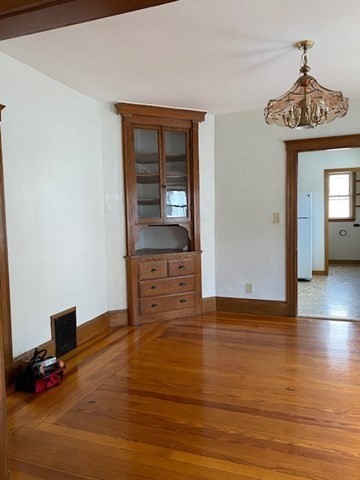 3 bed, 1 bath apartment for rent at 92 Myrtle St Unit 2, Medford — photo 4 of 9