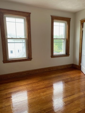 3 bed, 1 bath apartment for rent at 92 Myrtle St Unit 2, Medford — photo 2 of 9