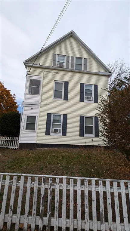 1 bed, 1 bath apartment for rent at 92 North Franklin St Unit 1, Holbrook — photo 1 of 25
