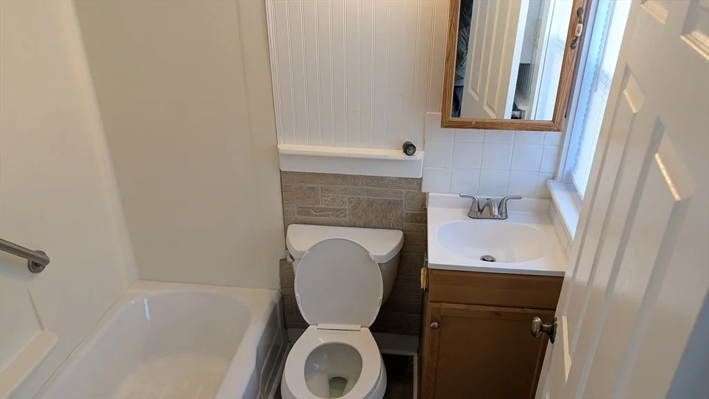 1 bed, 1 bath apartment for rent at 92 North Franklin St Unit 1, Holbrook — photo 17 of 25