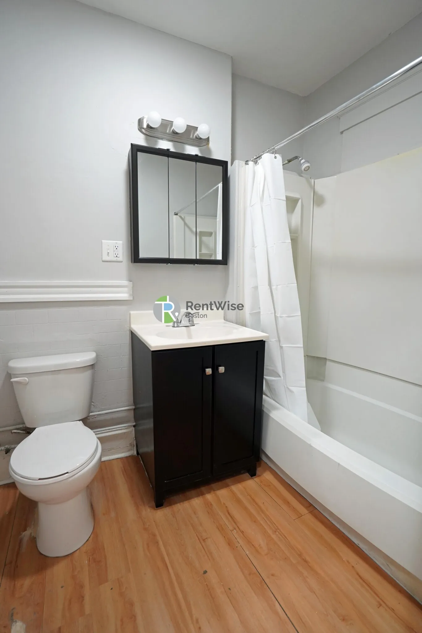 3 bed, 1 bath apartment for rent at 92 Nichols Ave Unit A, East Watertown — photo 15 of 23