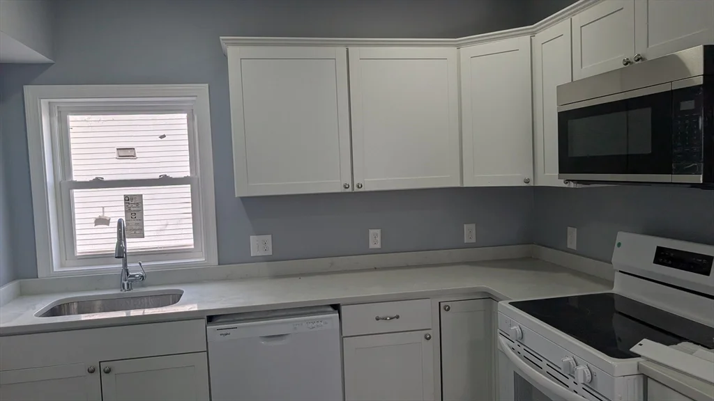 1 bed, 1 bath apartment for rent at 92 North Franklin St Unit 2, Holbrook