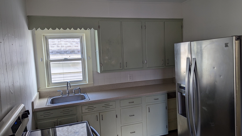 1 bed, 1 bath apartment for rent at 92 North Franklin St Unit 4, Holbrook — photo 6 of 9