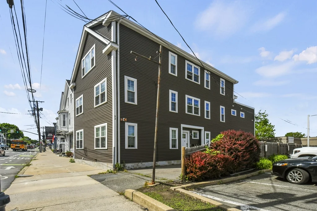 2 bed, 2 bath apartment for rent at 92 North St Unit 2, Salem — photo 1 of 23
