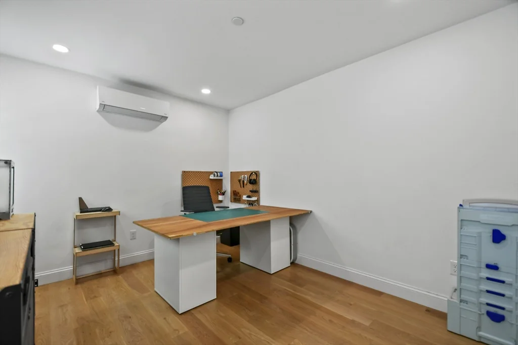 2 bed, 2 bath apartment for rent at 92 North St Unit 2, Salem — photo 15 of 23