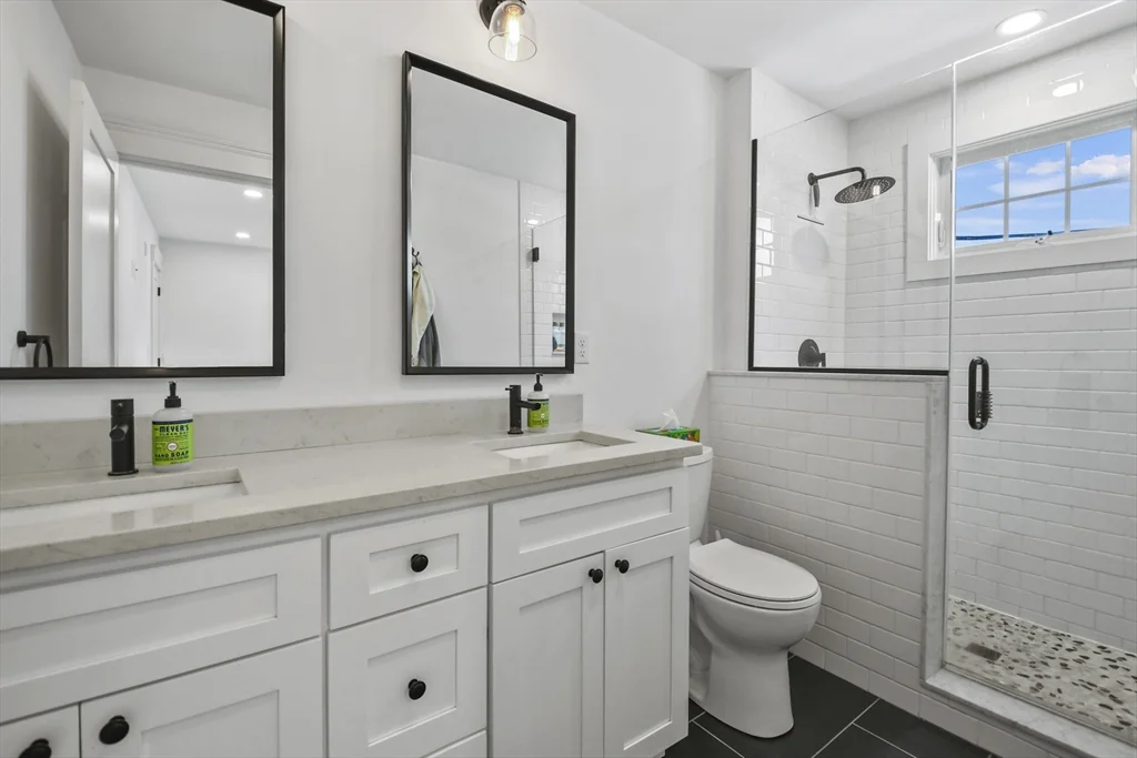 2 bed, 2 bath apartment for rent at 92 North St Unit 2, Salem — photo 14 of 23