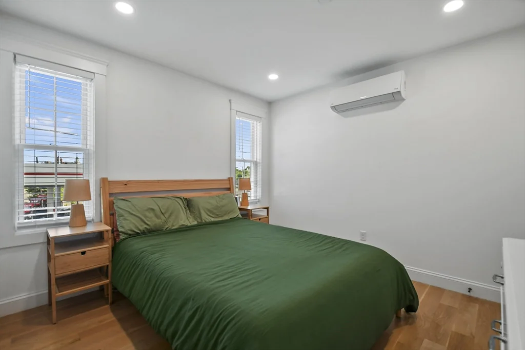 2 bed, 2 bath apartment for rent at 92 North St Unit 2, Salem — photo 13 of 23
