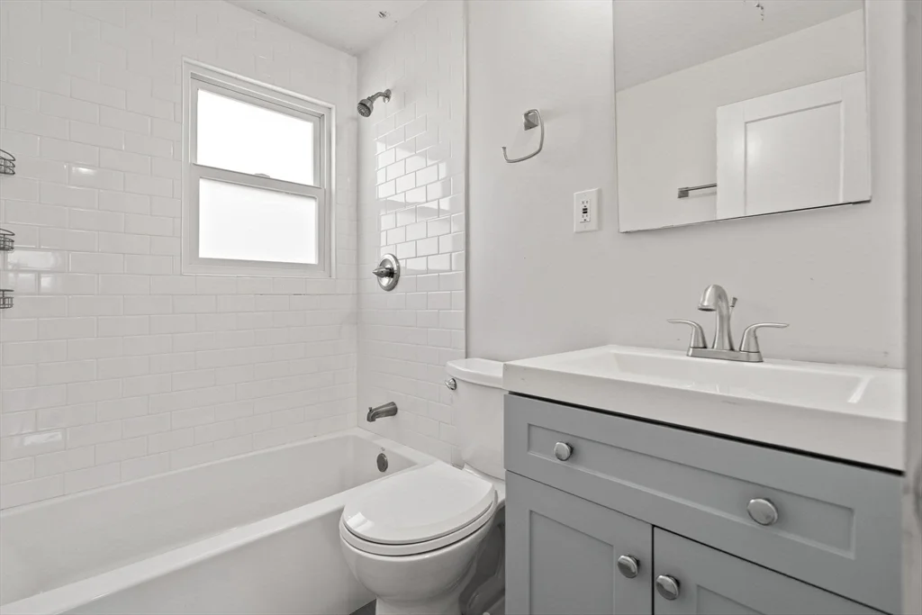 3 bed, 1 bath apartment for rent at 92 North St Unit 92, Tufts University — photo 5 of 22
