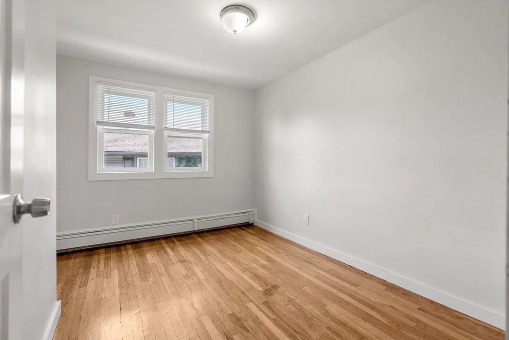 3 bed, 1 bath apartment for rent at 92 North St Unit 92, Tufts University — photo 11 of 22