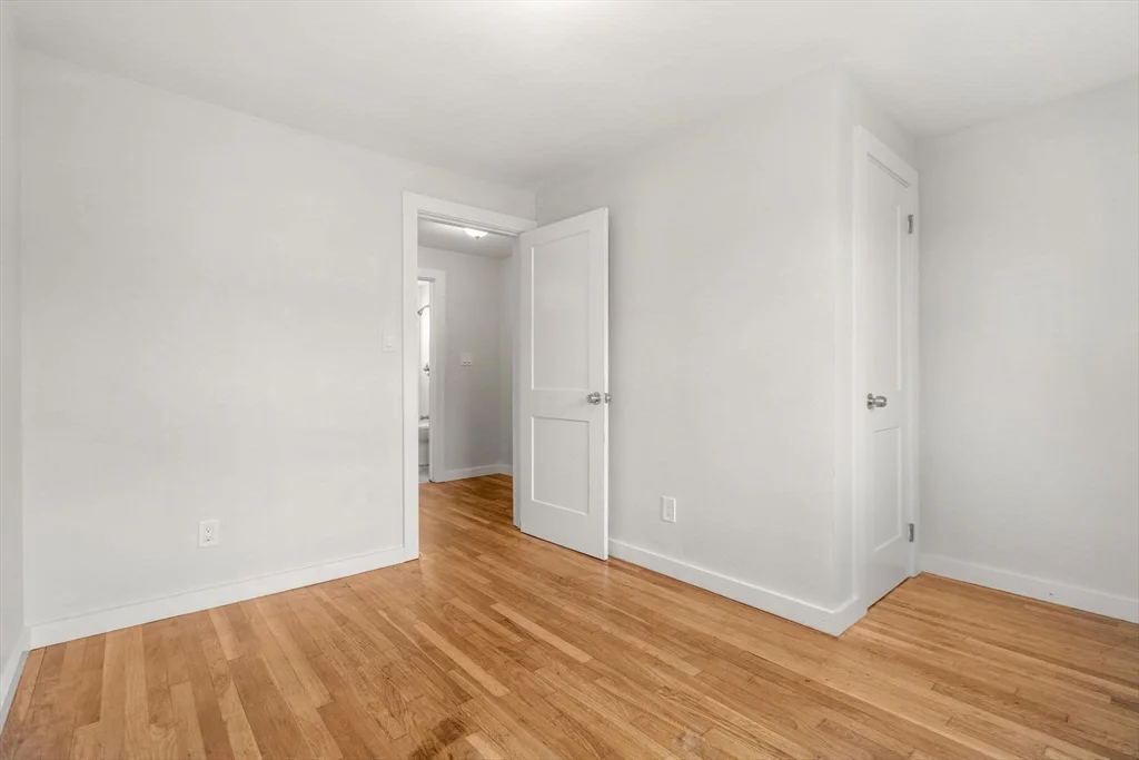 3 bed, 1 bath apartment for rent at 92 North St Unit 92, Tufts University — photo 10 of 22