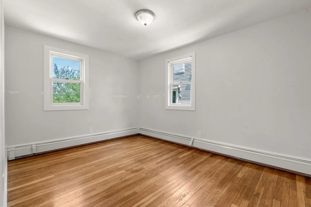 3 bed, 1 bath apartment for rent at 92 North St Unit 92, Tufts University — photo 9 of 22