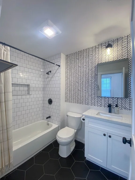 2 bed, 2 bath apartment for rent at 92 North Unit 1, Salem — photo 7 of 14