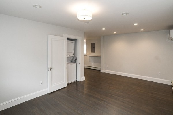 1 bed, 1 bath apartment for rent at 92 Ocean Ave Unit 1, Swampscott — photo 5 of 10