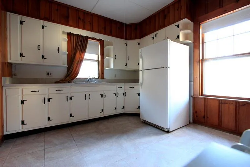 2 bed, 1 bath apartment for rent at 92 Rogers Ave Unit 2, Powder House Square — photo 2 of 20