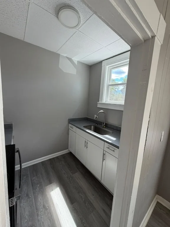 3 bed, 1 bath apartment for rent at 92 S Common St Unit 1, Lynn — photo 2 of 15