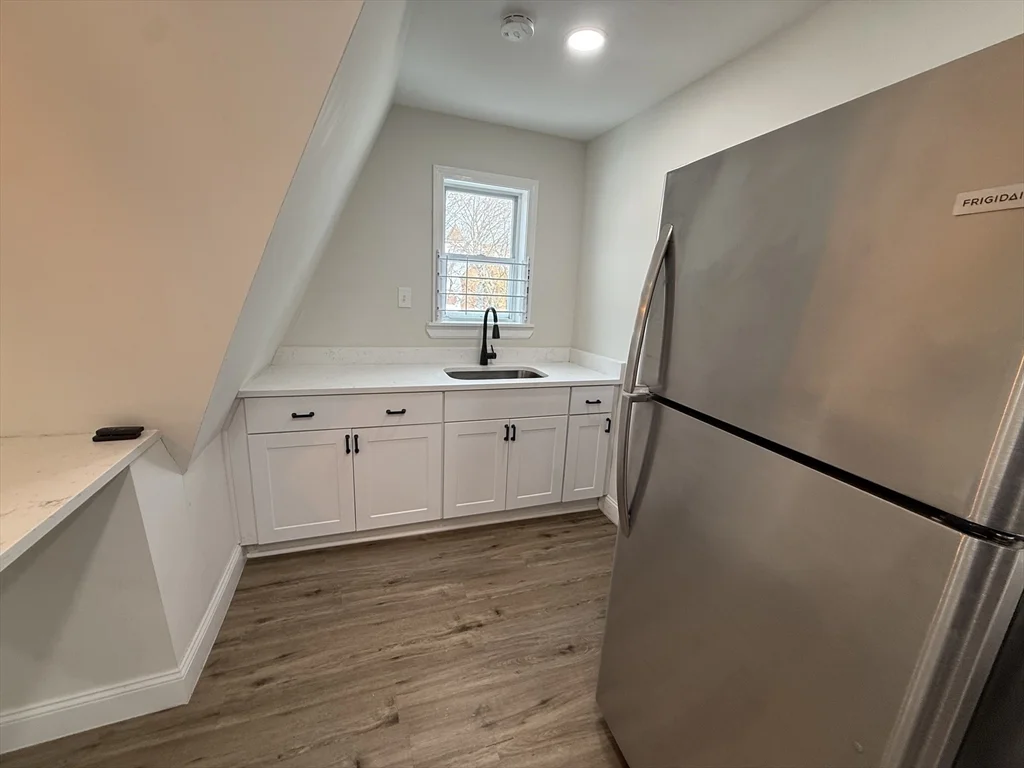 1 bed, 1 bath apartment for rent at 92 S Common Unit 3, Lynn — photo 4 of 10