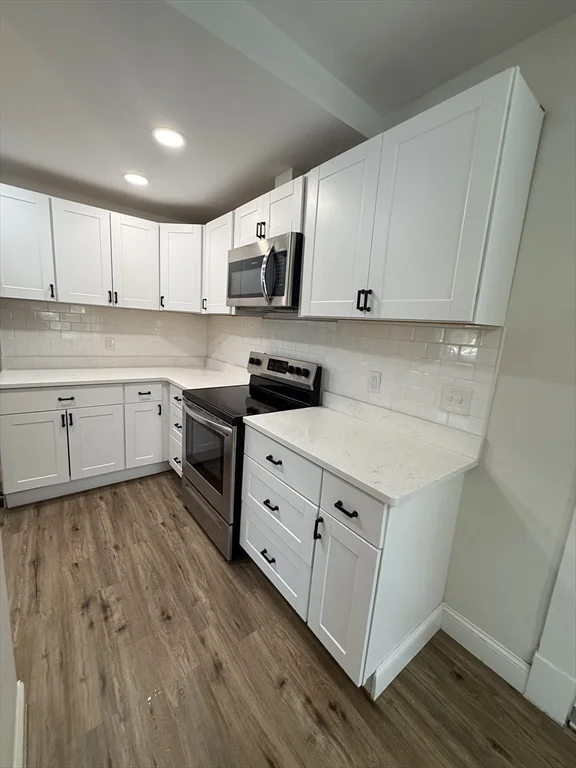 1 bed, 1 bath apartment for rent at 92 S Common Unit 3, Lynn — photo 2 of 10