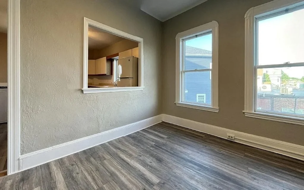 3 bed, 1 bath apartment for rent at 92 Summer St Unit 2, Everett — photo 2 of 7