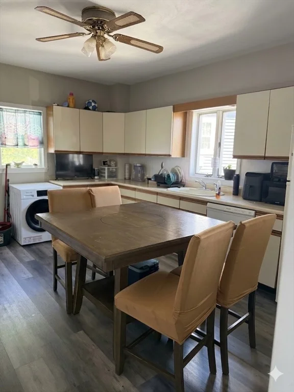 3 bed, 1 bath apartment for rent at 92 Summer St Unit 2, Everett — photo 4 of 7