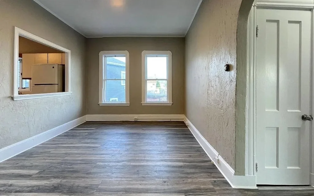 3 bed, 1 bath apartment for rent at 92 Summer St Unit 2, Everett — photo 1 of 7