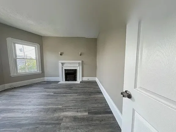 3 bed, 1 bath apartment for rent at 92 Summer St Unit 2, Everett — photo 6 of 7