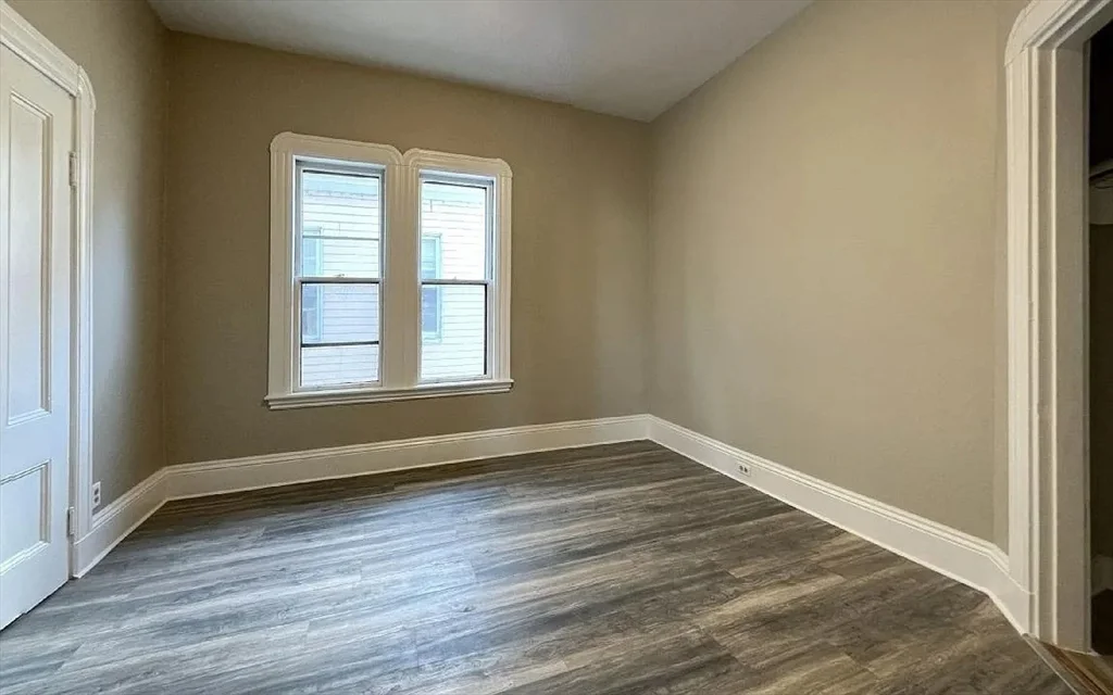 3 bed, 1 bath apartment for rent at 92 Summer St Unit 2, Everett — photo 5 of 7