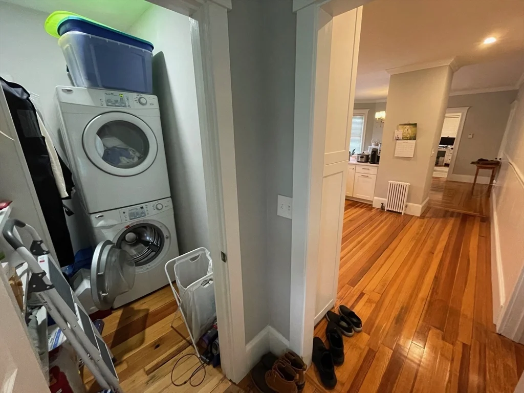 2 bed, 1 bath apartment for rent at 92 Surrey St Unit 92, Glenwood — photo 5 of 17