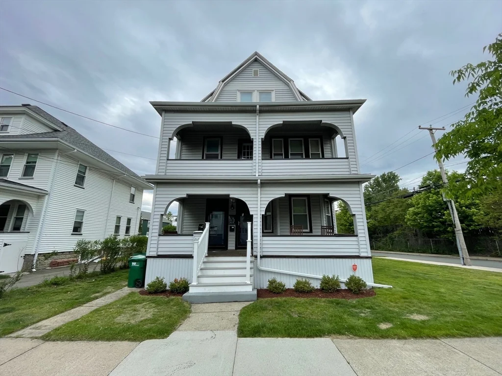 2 bed, 1 bath apartment for rent at 92 Surrey St Unit 92, Glenwood — photo 1 of 17