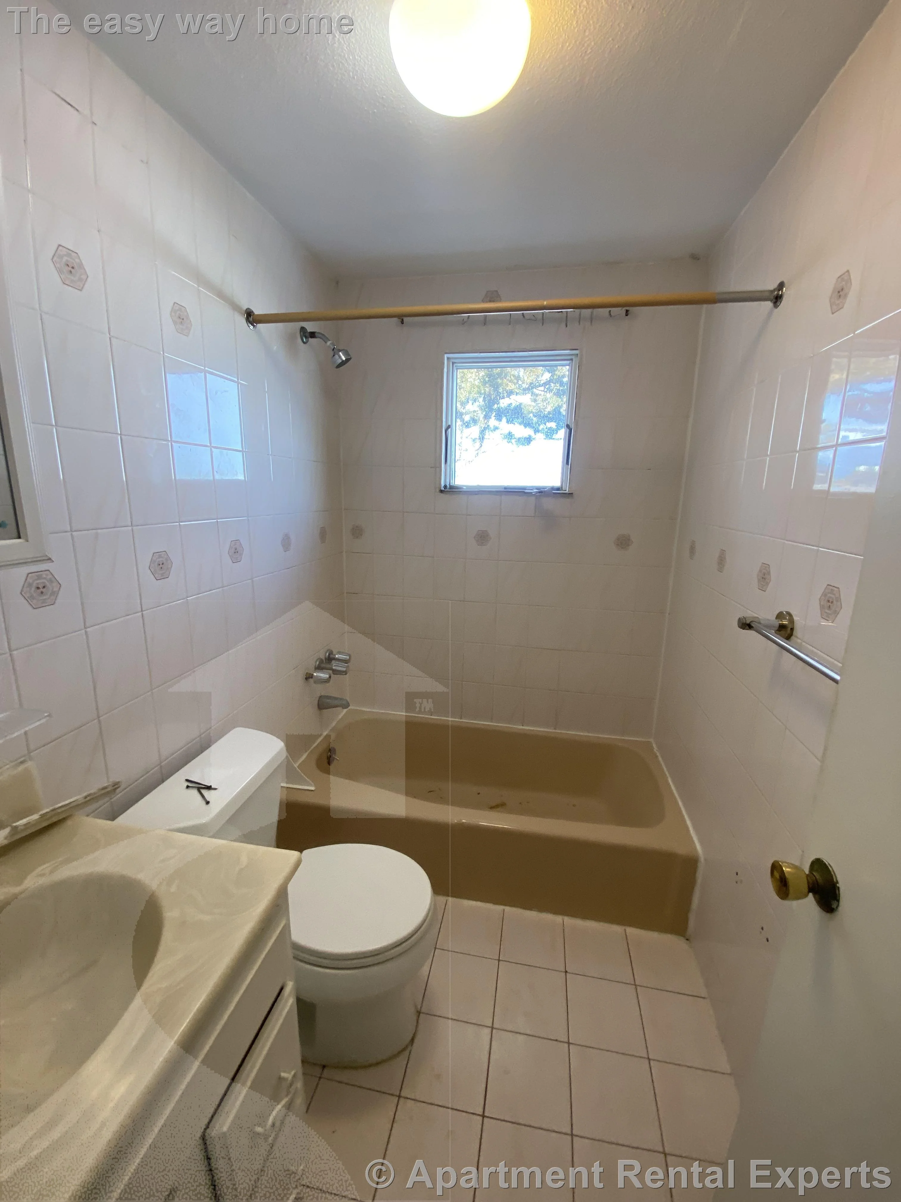 2 bed, 1 bath apartment for rent at 92 Sylvia St, Arlington Heights — photo 11 of 14
