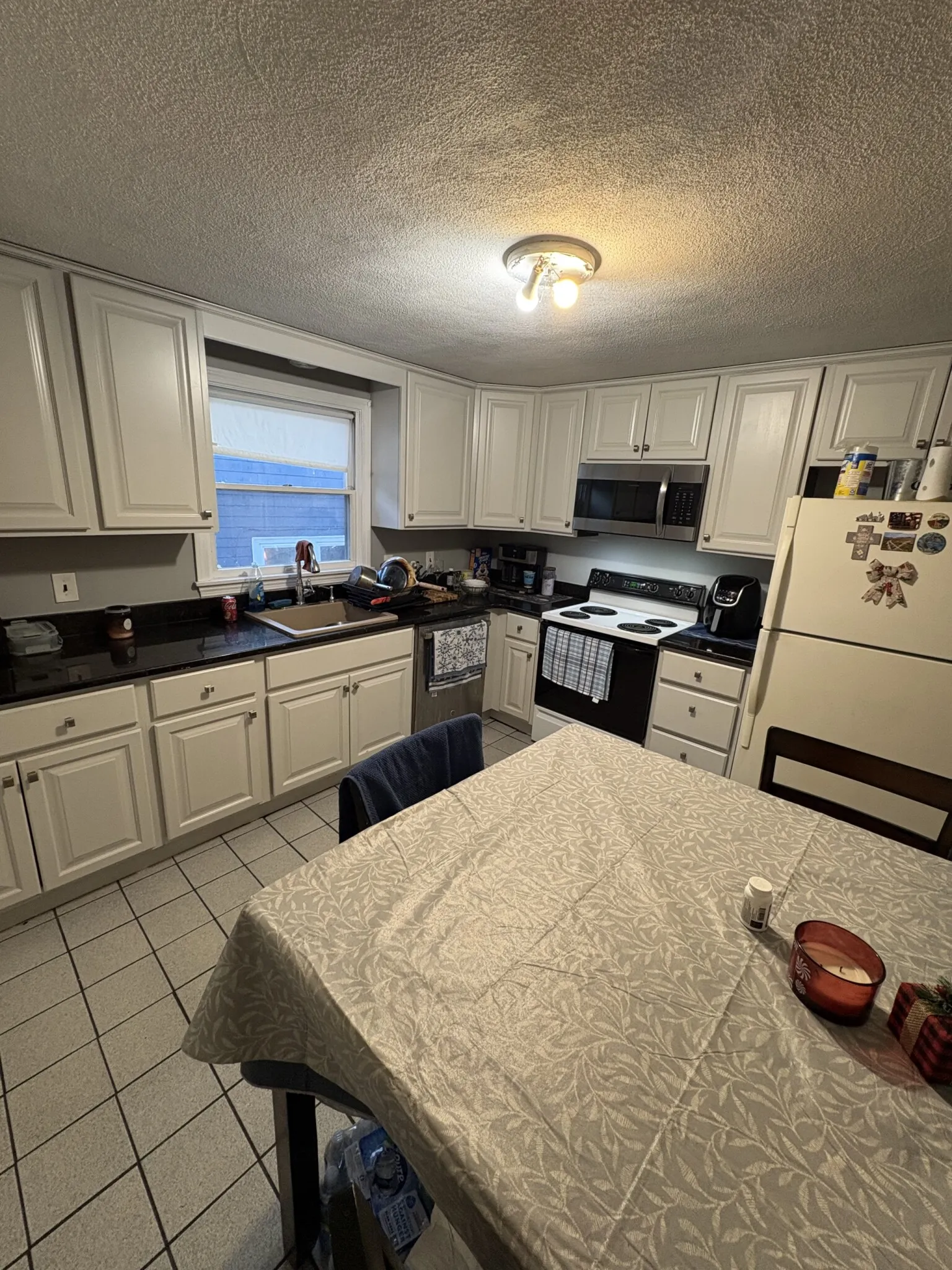 3 bed, 1 bath apartment for rent at 92 Sylvia St Unit 2, Lexington — photo 4 of 15