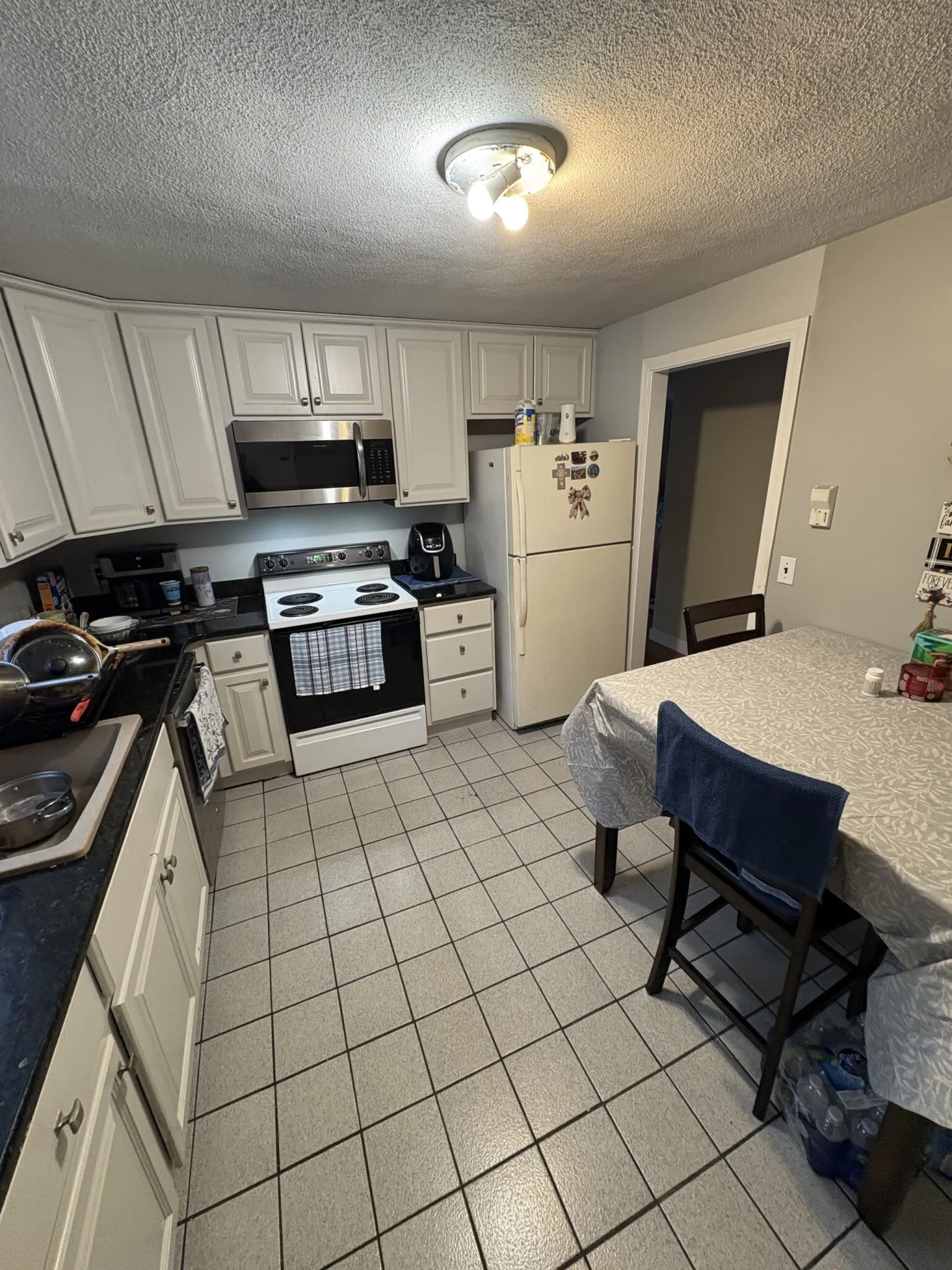 3 bed, 1 bath apartment for rent at 92 Sylvia St Unit 2, Lexington — photo 5 of 15