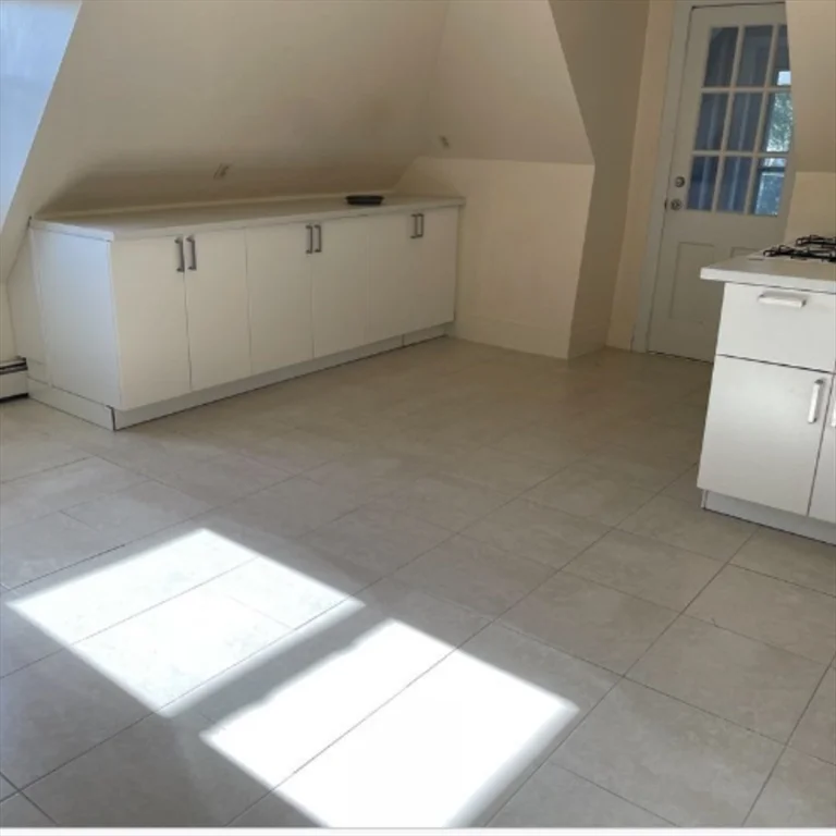 2 bed, 1 bath apartment for rent at 92 Thurston St Unit 3, Winter Hill — photo 7 of 10