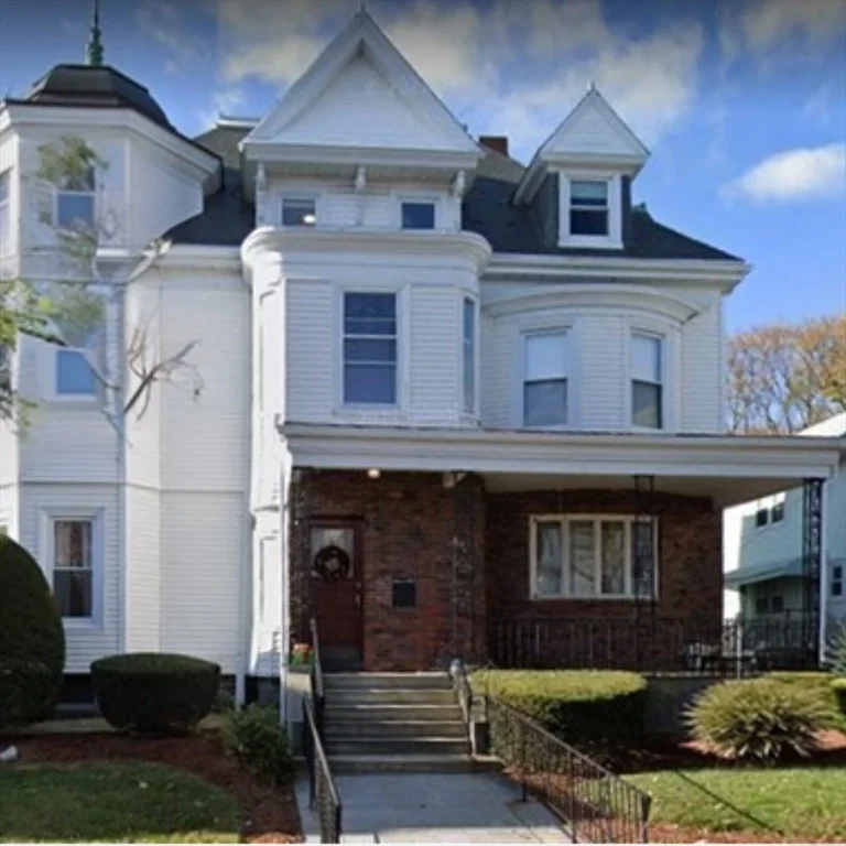 2 bed, 1 bath apartment for rent at 92 Thurston St Unit 3, Winter Hill — photo 1 of 10