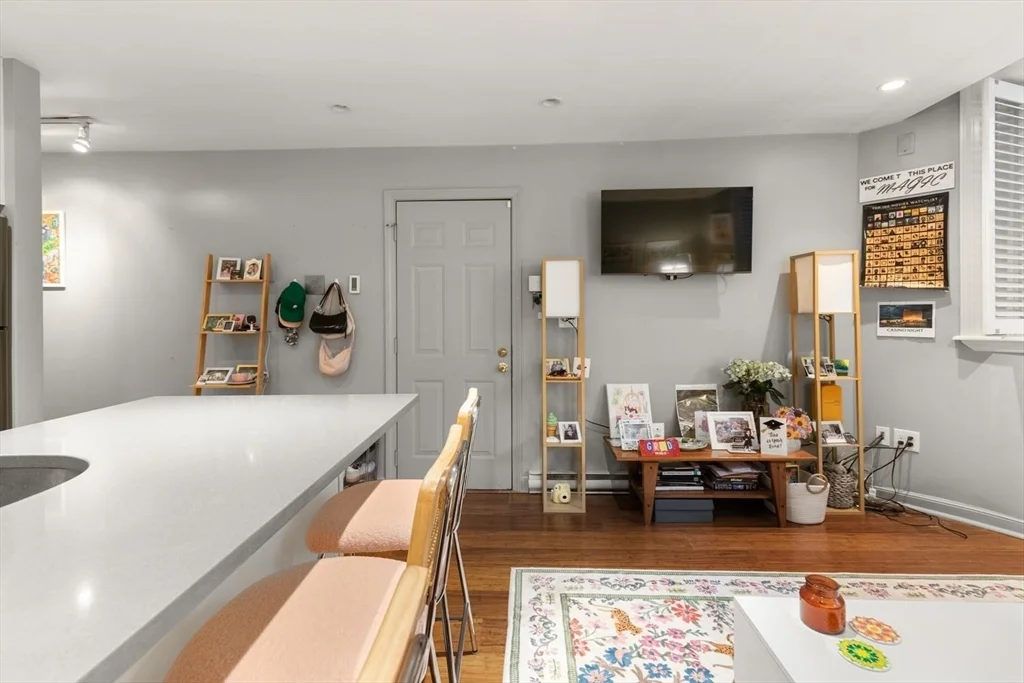 1 bed, 1 bath apartment for rent at 92 W Springfield Unit 1, South End — photo 3 of 10