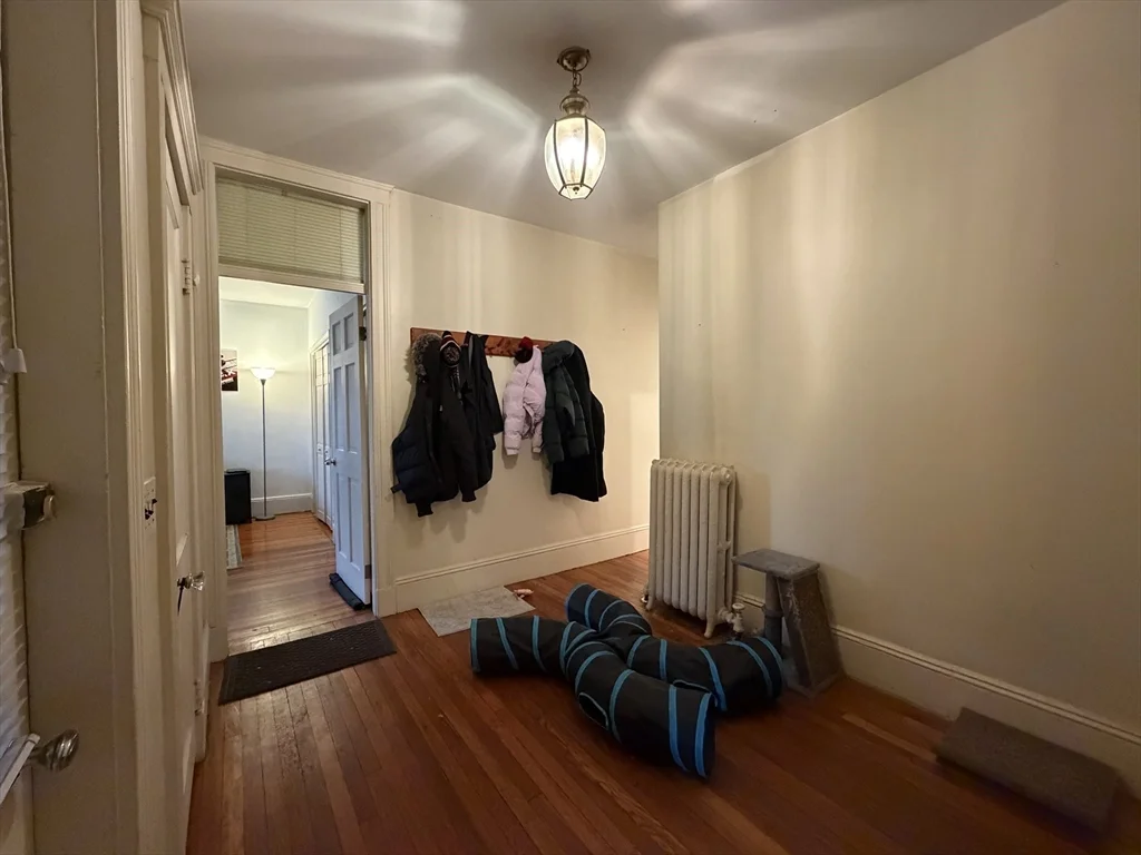 5 bed, 2 bath apartment for rent at 92 Wallingford Rd Unit 1, Brighton — photo 12 of 16