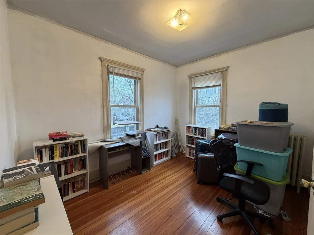 5 bed, 2 bath apartment for rent at 92 Wallingford Rd Unit 1, Brighton — photo 11 of 16