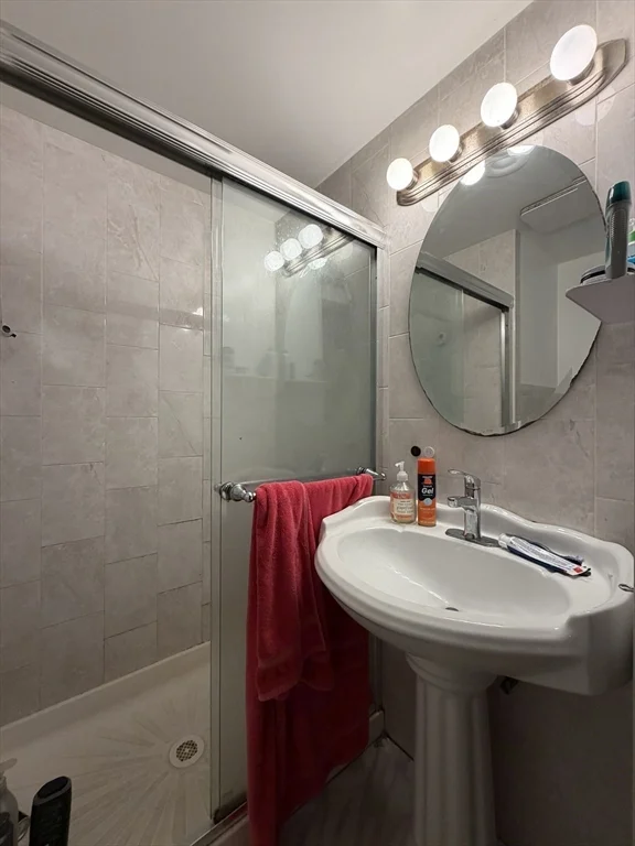4 bed, 2 bath apartment for rent at 92 Wallingford Rd Unit 2, Brighton — photo 12 of 14