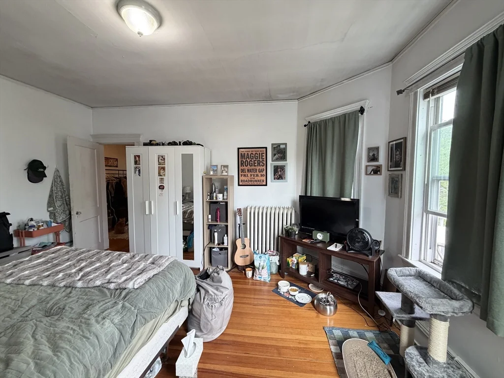 4 bed, 2 bath apartment for rent at 92 Wallingford Rd Unit 2, Brighton — photo 7 of 14
