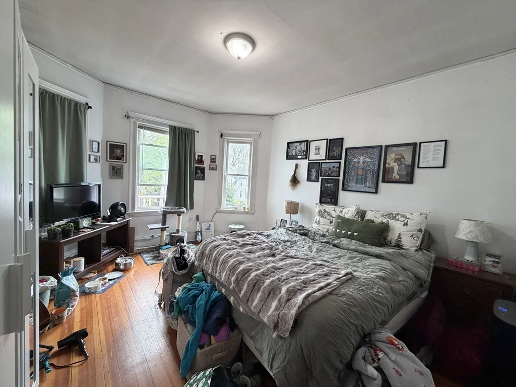 4 bed, 2 bath apartment for rent at 92 Wallingford Rd Unit 2, Brighton — photo 6 of 14