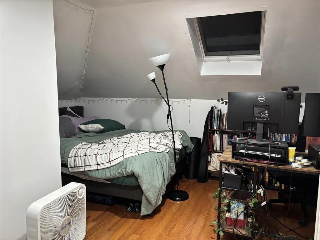 2 bed, 1 bath apartment for rent at 92 Wallingford Rd Unit A, Brighton — photo 6 of 11