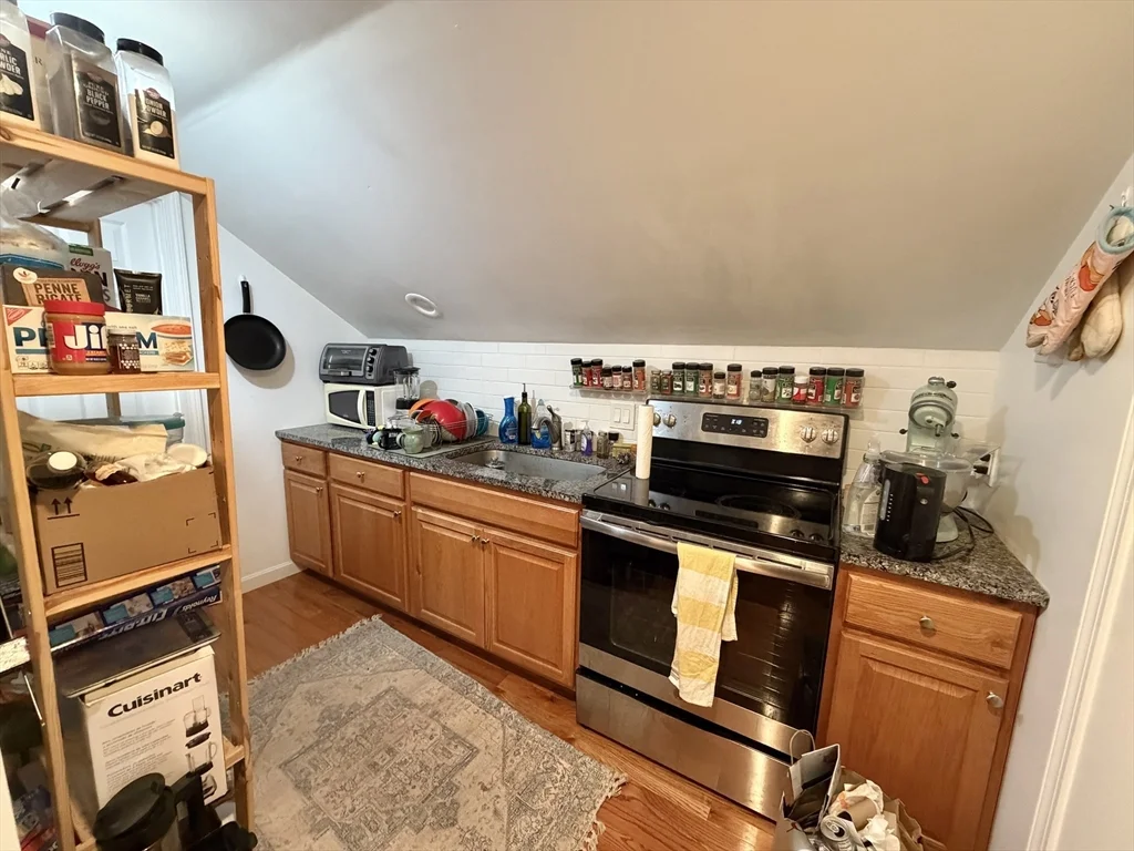 2 bed, 1 bath apartment for rent at 92 Wallingford Rd Unit A, Brighton — photo 3 of 11