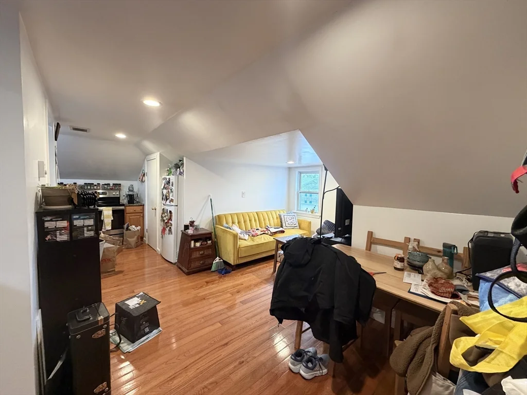2 bed, 1 bath apartment for rent at 92 Wallingford Rd Unit A, Brighton