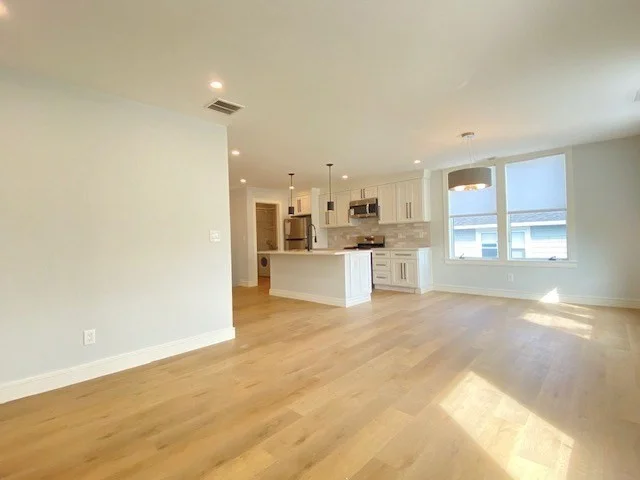 3 bed, 2 bath apartment for rent at 92 Walnut St Unit 2, Watertown — photo 3 of 17