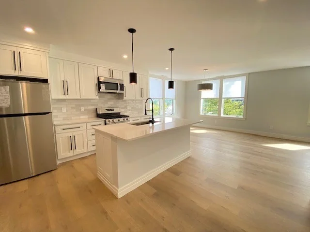 3 bed, 2 bath apartment for rent at 92 Walnut St Unit 2, Watertown — photo 7 of 17