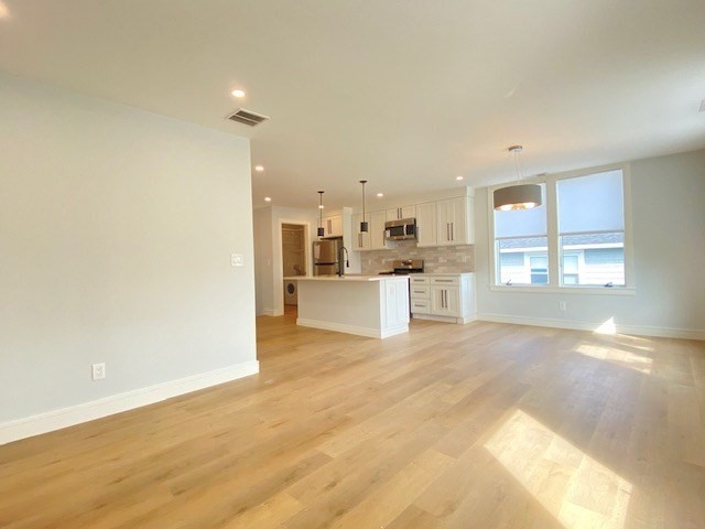 3 bed, 2 bath apartment for rent at 92 Walnut St Unit 2, Watertown — photo 3 of 16