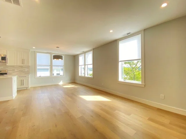 3 bed, 2 bath apartment for rent at 92 Walnut St Unit 2, Watertown — photo 2 of 17